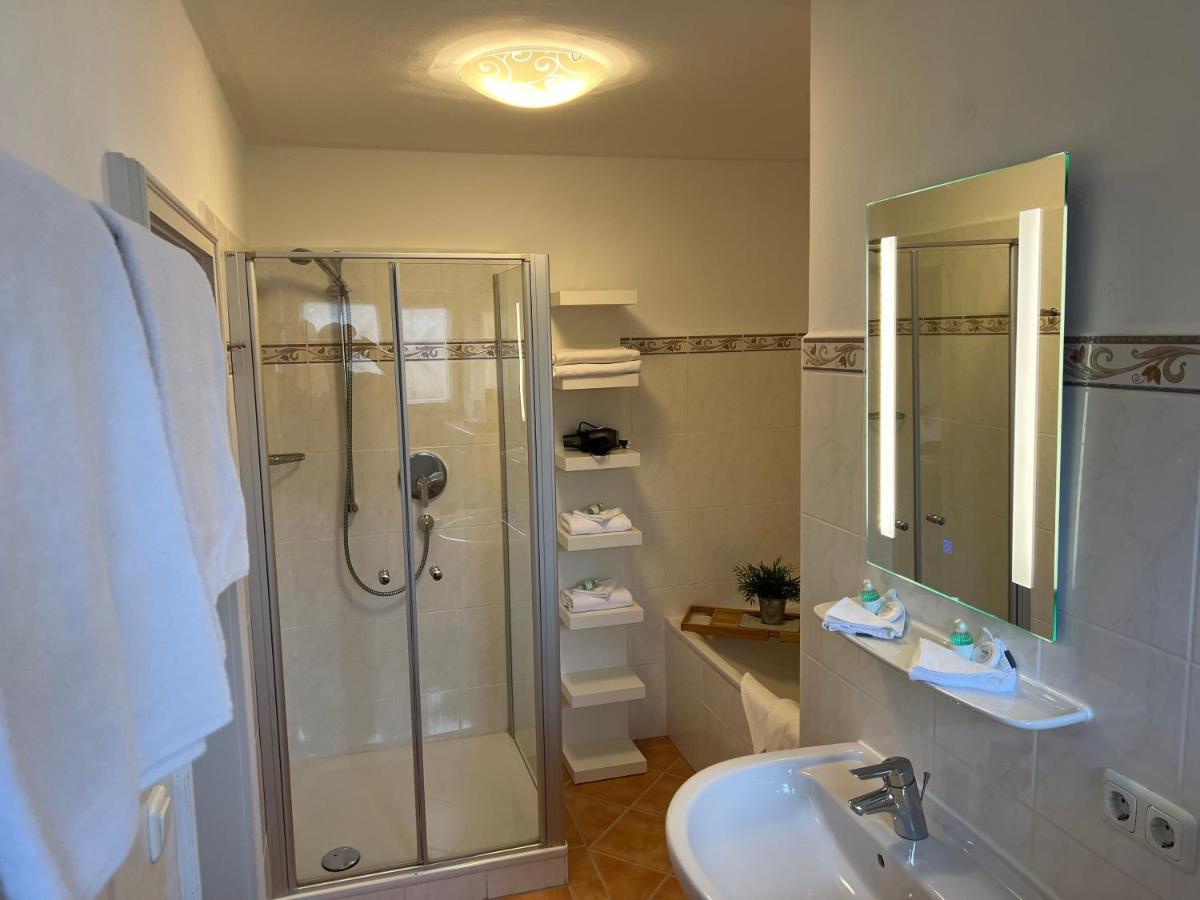 Alpen Suite Tegernsee - Grosse Sonnenterasse Und Idyllischer Garten Bad Wiessee Exterior foto